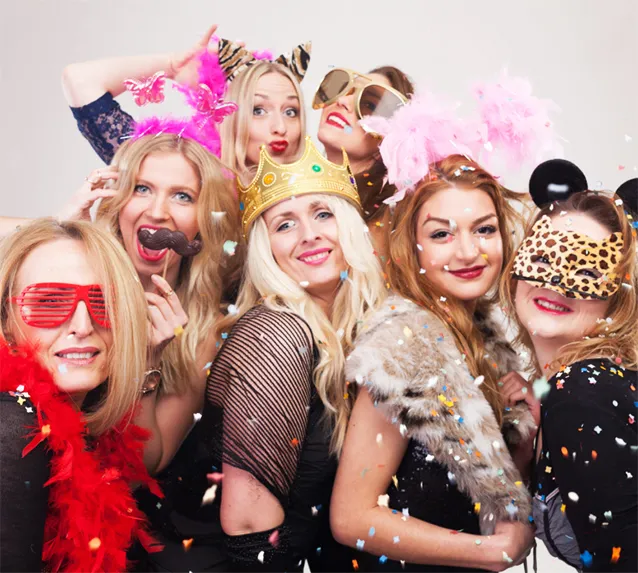 Photo-Booth-1-638x573-