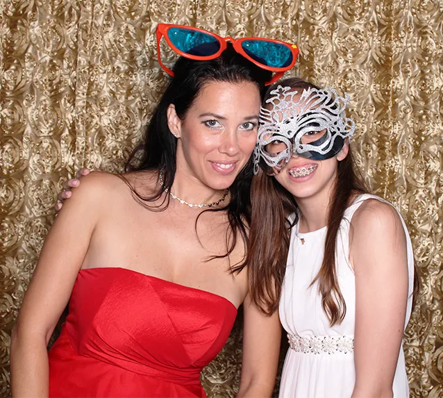 Photo-Booth-Service-2-638x573-